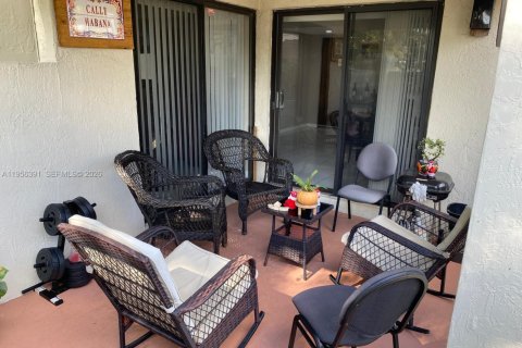 Condominio en alquiler en Miami, Florida, 3 dormitorios, 106.84 m2 № 2011655 - foto 11