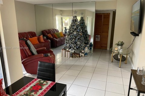 Condominio en alquiler en Miami, Florida, 3 dormitorios, 106.84 m2 № 2011655 - foto 4