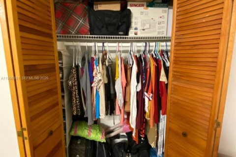 Condominio en alquiler en Miami, Florida, 3 dormitorios, 106.84 m2 № 2011655 - foto 22