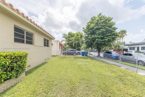 Casa en venta en Miami, Florida, 2 dormitorios, 118.36 m2 № 1848278 - foto 19