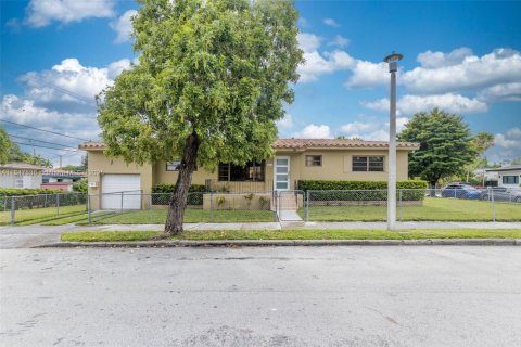 Casa en Miami, Florida 2 dormitorios, 118.36 m2 № 1848278