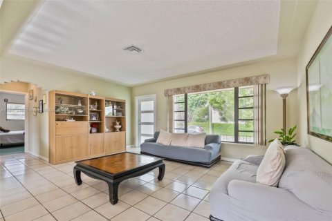 Casa en venta en Miami, Florida, 2 dormitorios, 118.36 m2 № 1848278 - foto 3