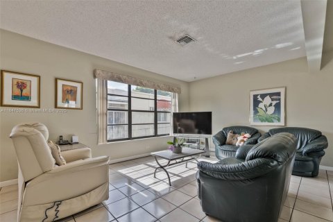 Casa en venta en Miami, Florida, 2 dormitorios, 118.36 m2 № 1848278 - foto 5