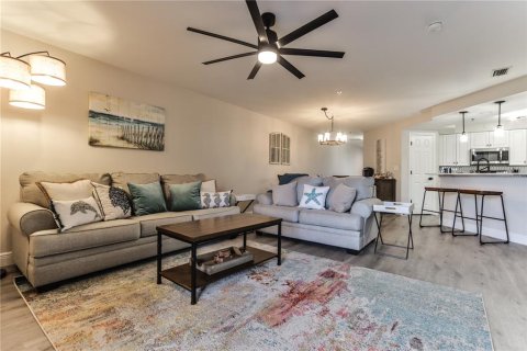 Copropriété à louer à New Smyrna Beach, Floride: 2 chambres, 129.04 m2 № 2403519 - photo 8
