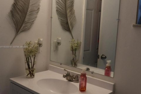 Casa en venta en Miami, Florida, 3 dormitorios, 153.38 m2 № 1993703 - foto 20