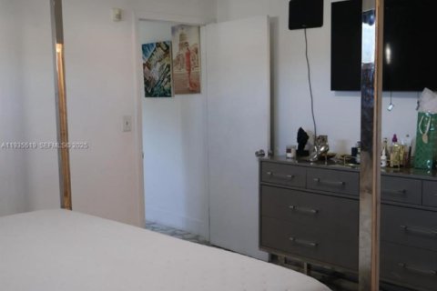 Casa en venta en Miami, Florida, 3 dormitorios, 153.38 m2 № 1993703 - foto 26