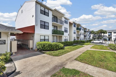 Copropriété à louer à West Palm Beach, Floride: 2 chambres, 67.63 m2 № 2387760 - photo 6