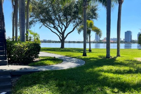 Copropriété à louer à West Palm Beach, Floride: 2 chambres, 67.63 m2 № 2387760 - photo 2