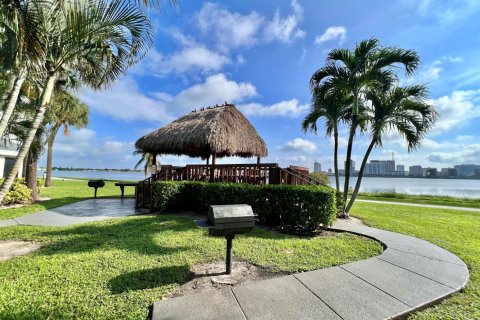 Copropriété à louer à West Palm Beach, Floride: 2 chambres, 67.63 m2 № 2387760 - photo 3