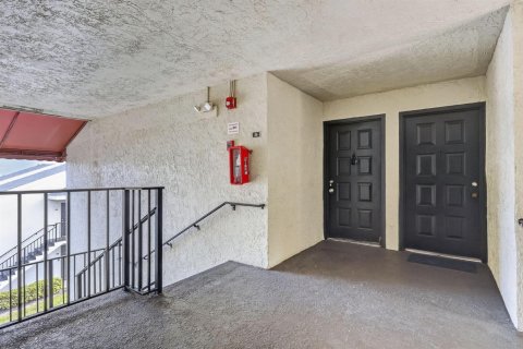 Copropriété à louer à West Palm Beach, Floride: 2 chambres, 67.63 m2 № 2387760 - photo 8