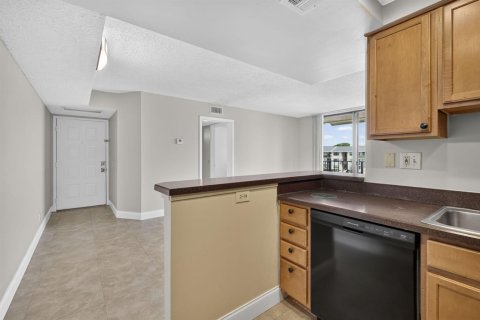 Copropriété à louer à West Palm Beach, Floride: 2 chambres, 67.63 m2 № 2387760 - photo 26