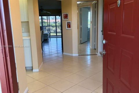Condo in Pembroke Pines, Florida, 2 bedrooms № 1988209 - photo 5