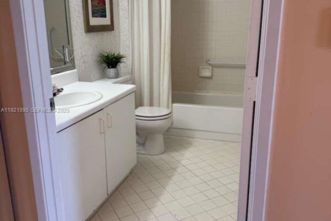 Condo in Pembroke Pines, Florida, 2 bedrooms № 1988209 - photo 8