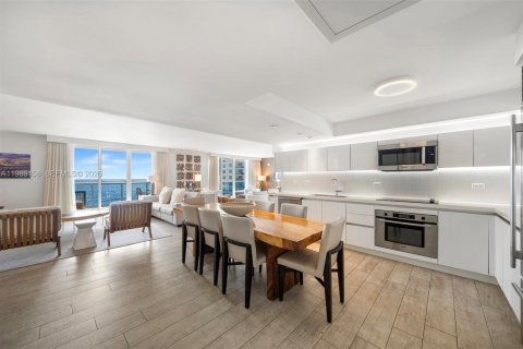 Condo in Miami Beach, Florida, 3 bedrooms  № 2052693 - photo 7