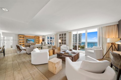 Condo in Miami Beach, Florida, 3 bedrooms  № 2052693 - photo 2