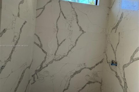 House in Pinecrest, Florida 10 bedrooms № 1977310 - photo 8