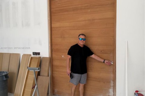 House in Pinecrest, Florida 10 bedrooms № 1977310 - photo 10