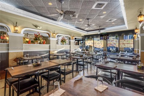 Commercial property in Miami, Florida № 1692531 - photo 8