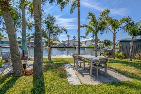 Terreno en venta en Hernando Beach, Florida № 1913666 - foto 1