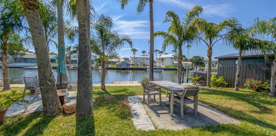 Terreno en Hernando Beach, Florida № 1913666