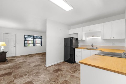 House in Palmetto, Florida 2 bedrooms, 66.89 sq.m. № 2396380 - photo 10
