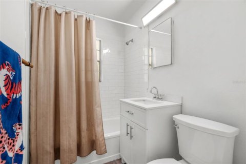 House in Palmetto, Florida 2 bedrooms, 66.89 sq.m. № 2396380 - photo 14