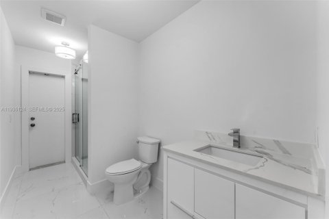 House in Miami, Florida 4 bedrooms, 174.84 sq.m. № 1994238 - photo 13