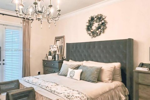 Casa en venta en Miami, Florida, 6 dormitorios, 860.65 m2 № 2020938 - foto 9