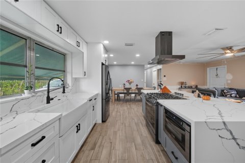 Villa ou maison à vendre à Miami, Floride: 4 chambres, 142.79 m2 № 1921127 - photo 8