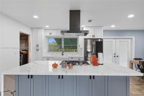 Villa ou maison à vendre à Miami, Floride: 4 chambres, 142.79 m2 № 1921127 - photo 4