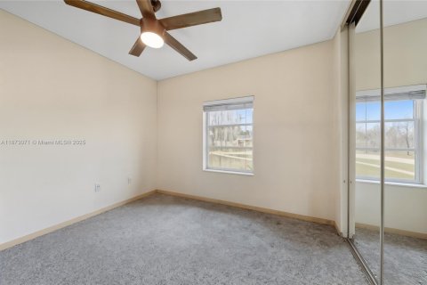 Villa ou maison à vendre à Miami, Floride: 4 chambres, 142.79 m2 № 1921127 - photo 15
