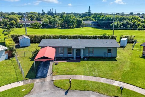 Villa ou maison à vendre à Miami, Floride: 4 chambres, 142.79 m2 № 1921127 - photo 1
