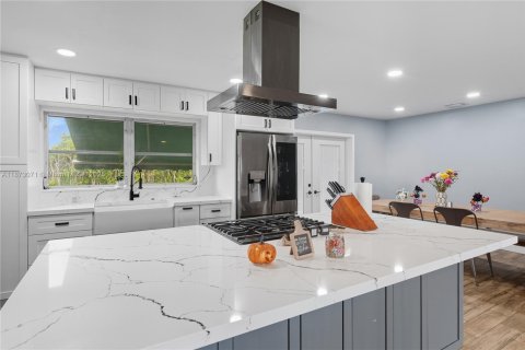 Villa ou maison à vendre à Miami, Floride: 4 chambres, 142.79 m2 № 1921127 - photo 6