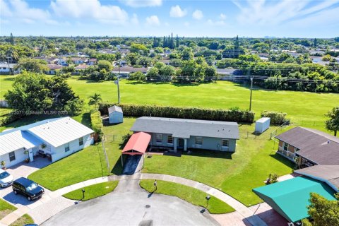 Villa ou maison à vendre à Miami, Floride: 4 chambres, 142.79 m2 № 1921127 - photo 25