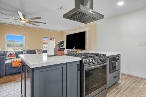 Villa ou maison à vendre à Miami, Floride: 4 chambres, 142.79 m2 № 1921127 - photo 7