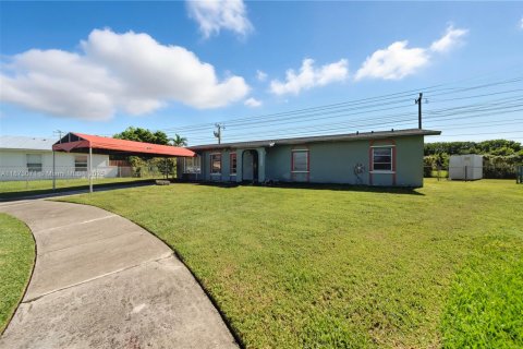 Villa ou maison à vendre à Miami, Floride: 4 chambres, 142.79 m2 № 1921127 - photo 23