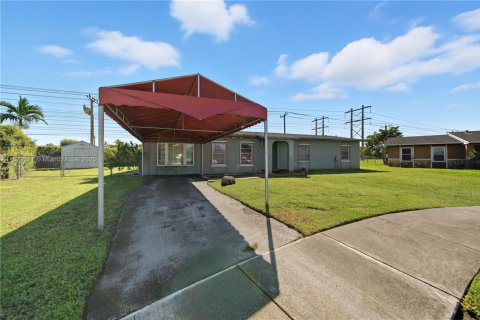 Villa ou maison à vendre à Miami, Floride: 4 chambres, 142.79 m2 № 1921127 - photo 22