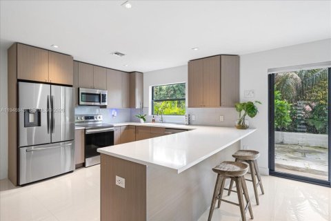 Touwnhouse à vendre à Fort Lauderdale, Floride: 3 chambres, 185.06 m2 № 2152924 - photo 4