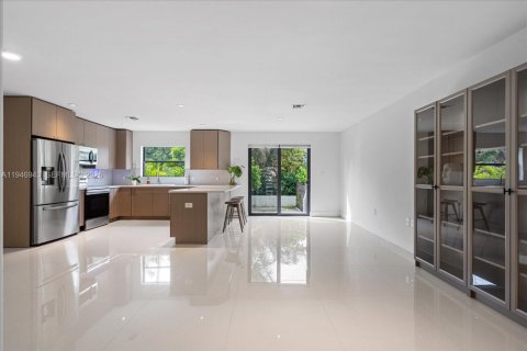 Touwnhouse à vendre à Fort Lauderdale, Floride: 3 chambres, 185.06 m2 № 2152924 - photo 8