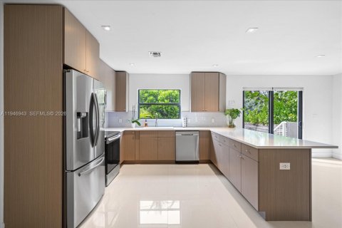 Touwnhouse à vendre à Fort Lauderdale, Floride: 3 chambres, 185.06 m2 № 2152924 - photo 3