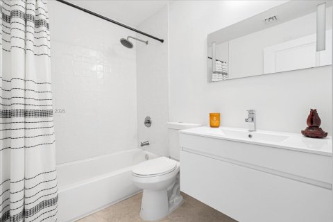Touwnhouse à vendre à Fort Lauderdale, Floride: 3 chambres, 185.06 m2 № 2152924 - photo 25