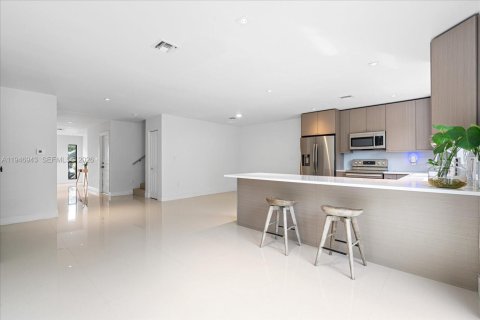 Touwnhouse à vendre à Fort Lauderdale, Floride: 3 chambres, 185.06 m2 № 2152924 - photo 10