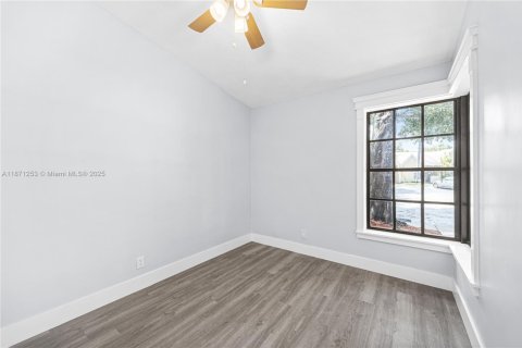 Купить кондоминиум в Санрайз, Флорида 2 спальни, 83.52м2, № 1898334 - фото 6