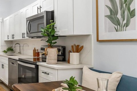 Купить кондоминиум в Санрайз, Флорида 2 спальни, 83.52м2, № 1898334 - фото 13