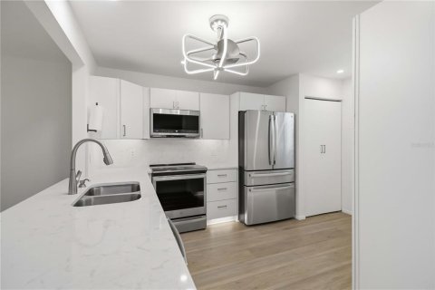 Condo in Bradenton, Florida, 3 bedrooms № 2151790 - photo 10
