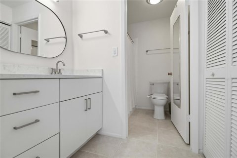 Condo in Bradenton, Florida, 3 bedrooms № 2151790 - photo 25