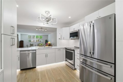 Condo in Bradenton, Florida, 3 bedrooms № 2151790 - photo 8