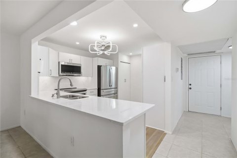 Condo in Bradenton, Florida, 3 bedrooms № 2151790 - photo 5