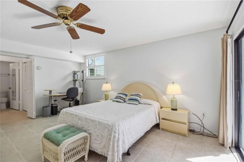 Condo in Bradenton, Florida, 3 bedrooms № 2151790 - photo 24