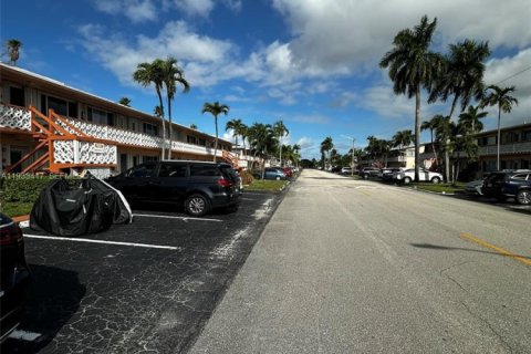 Copropriété à louer à Hallandale Beach, Floride: 2 chambres, 78.78 m2 № 1991403 - photo 18